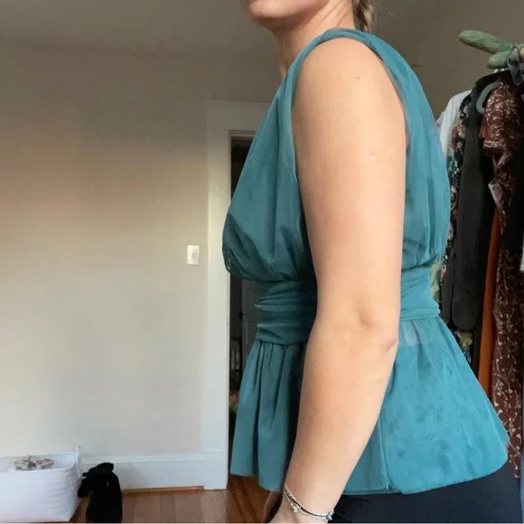 Sincerely Jules Green Naked Shoulder Top - Picture 2 of 7